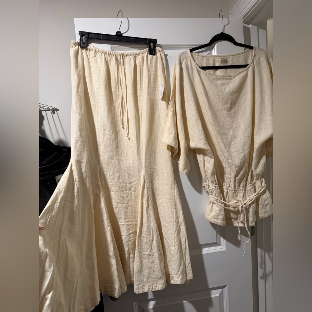 Free People Cream Linen Skirt Set 🔥 Skirt size Xsmall oversized Top size Medium